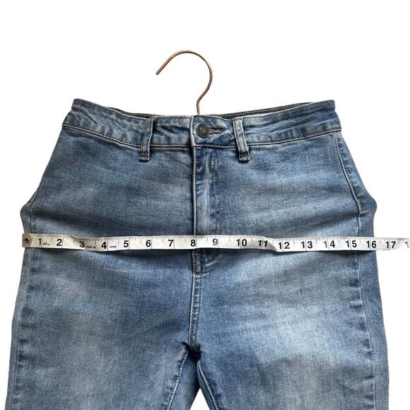 Wishlist Medium Wash High Waisted Flare Leg Jean Size Medium frayed hem - Picture 5 of 8